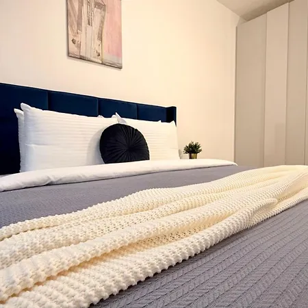 Aviatiei Park Haven - Stylish 1br With Balcony Apartment Bukarest