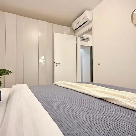 Aviatiei Park Haven - Stylish 1br With Balcony Lejlighed