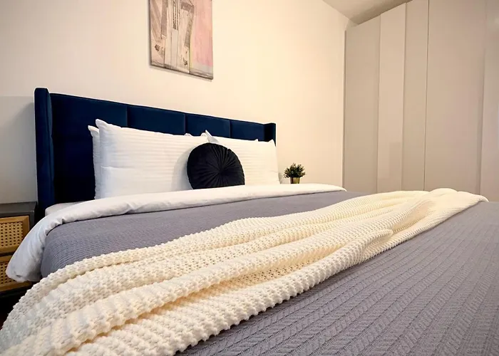 Aviatiei Park Haven - Stylish 1br With Balcony Appartement Boekarest