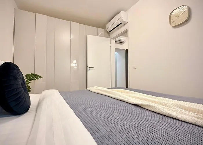 Aviatiei Park Haven - Stylish 1br With Balcony Апартаменти