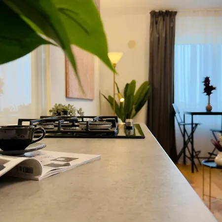 Aviatiei Park Haven - Stylish 1br With Balcony Apartamento Bucareste